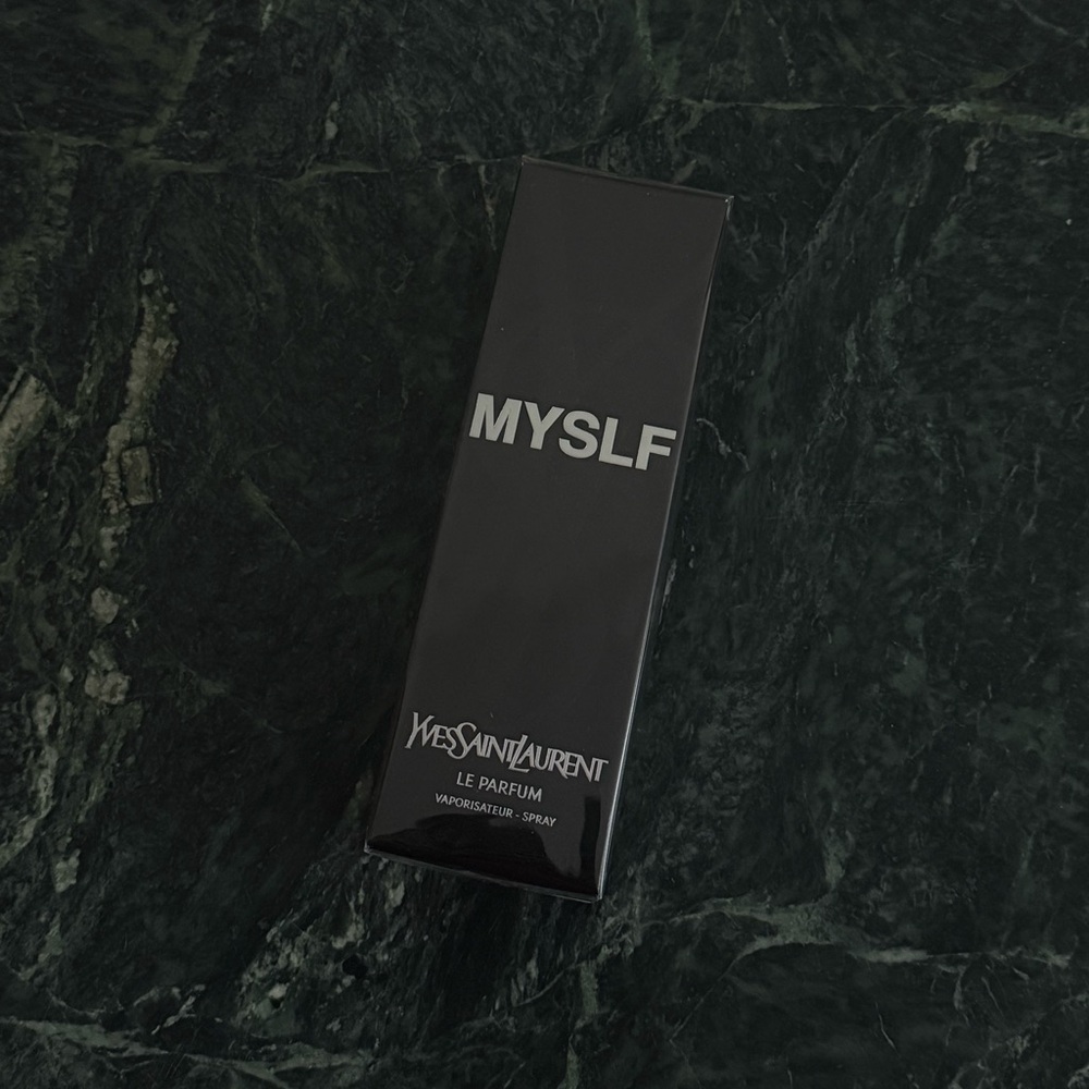 YVES SAINT LAURENT
MYSLF Le Parfum with Spicy Vanilla Bourbon &
Warm Woods 60ML